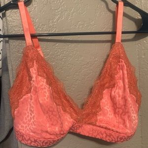 Victoria secret lightly lined wireless bralette